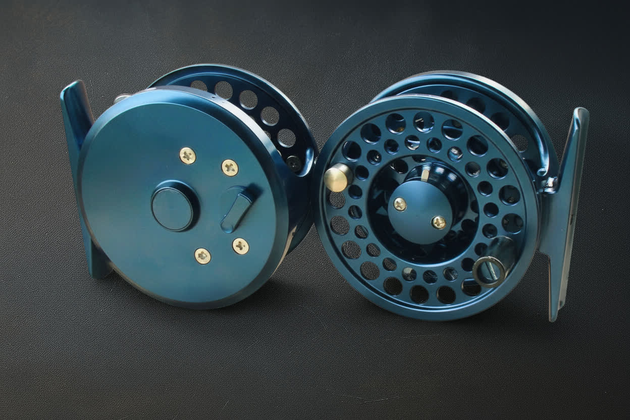 TREK Click/Pawl Fly Reel - 1-3wt- Blue