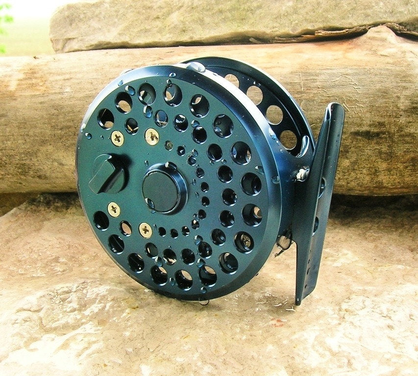 TREK Click/Pawl Fly Reel - 2-4wt- Blue